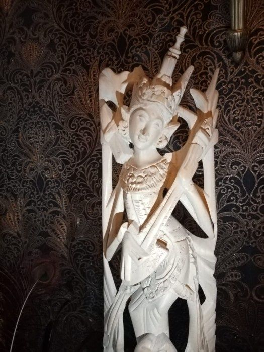 Sculptura deosebita realizata integral manual, lemnul crocodilului un