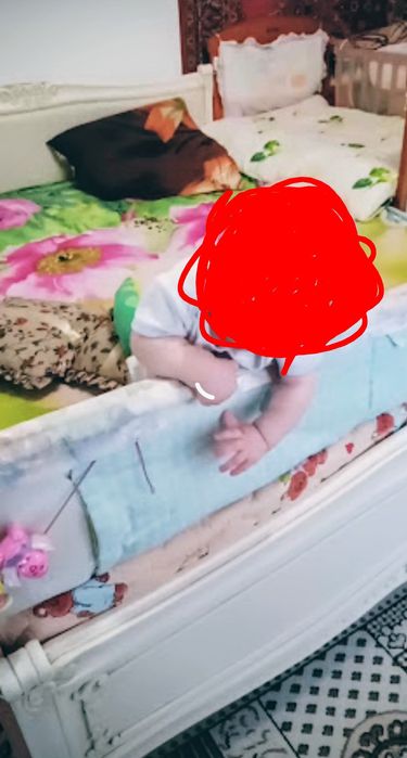 Продам кровать, комод, тумбочки.