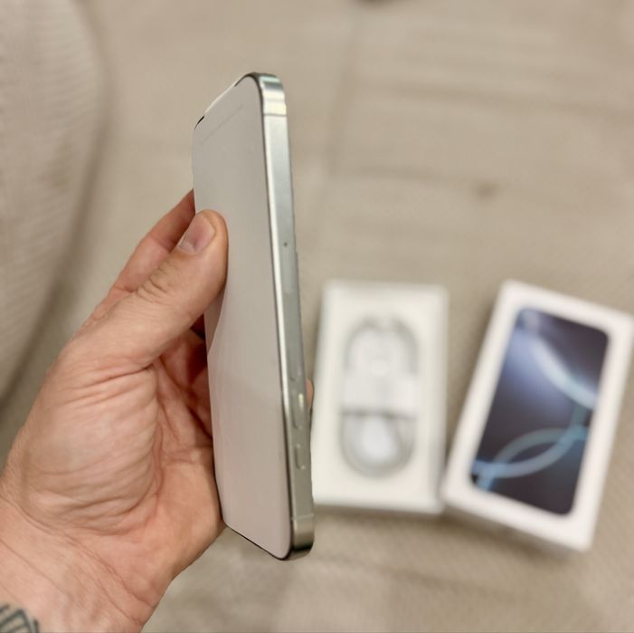 Iphone 16 pro Silver 128gb