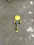 kendama galbena negru puțin ciobita dar în stare buna