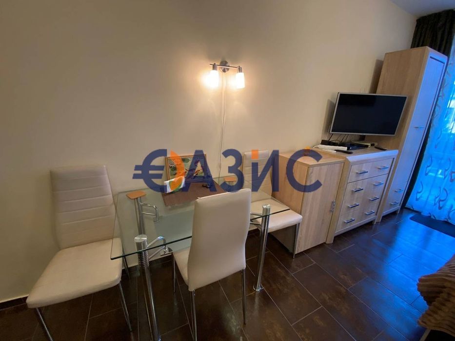 Продава се Едностаен апартамент в Несебър - 40 кв.м за 1413 €/кв.м - Снимка #8