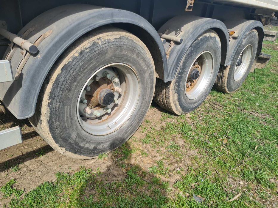 Semireremorca Trailis