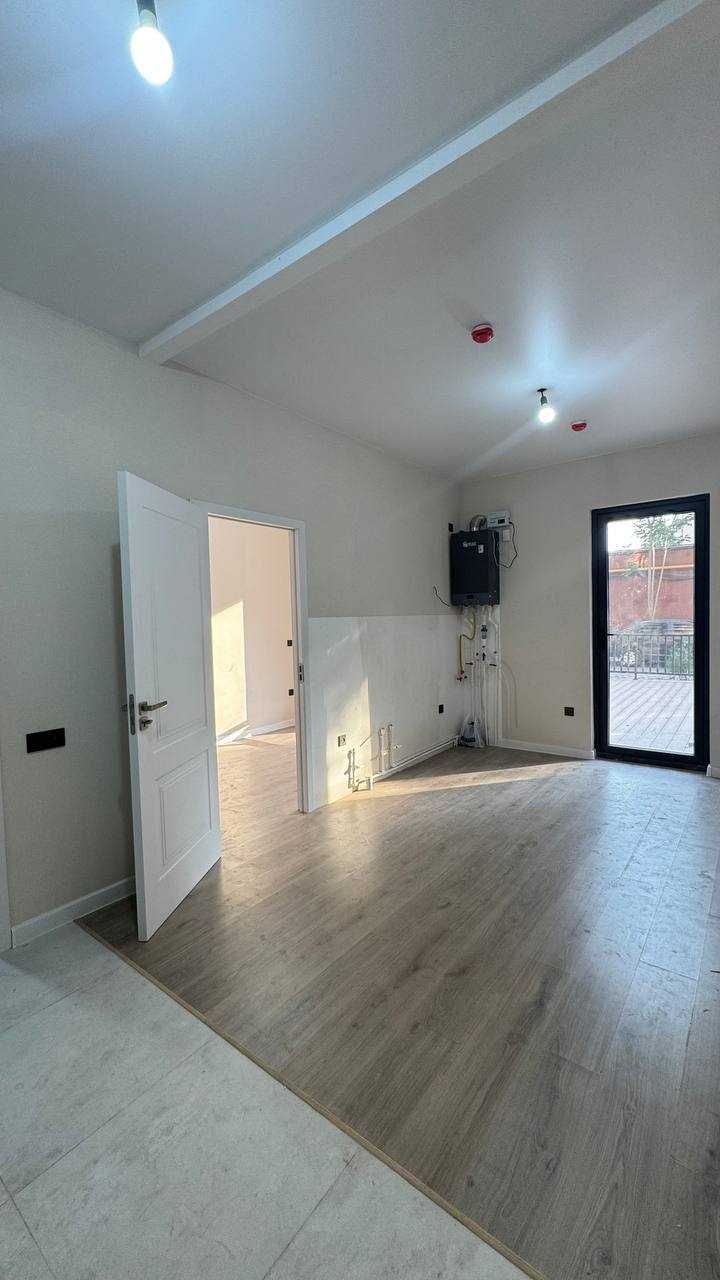 ASSALOM SOHIL – 1 xona + 30m² terrasali kvartira Узбум 5 минут ц1