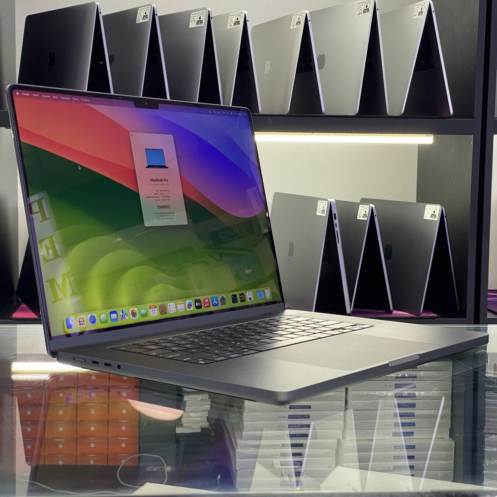 MacBook Pro M3 Pro / 18 / 512 / 27 sikl 98%