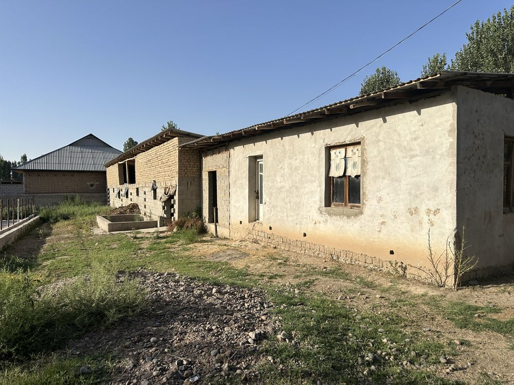 Продаётся земля в Чиназе. Самарканд мфй. Газ свет есть