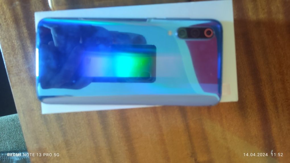 Продавам Xiaomi Mi9