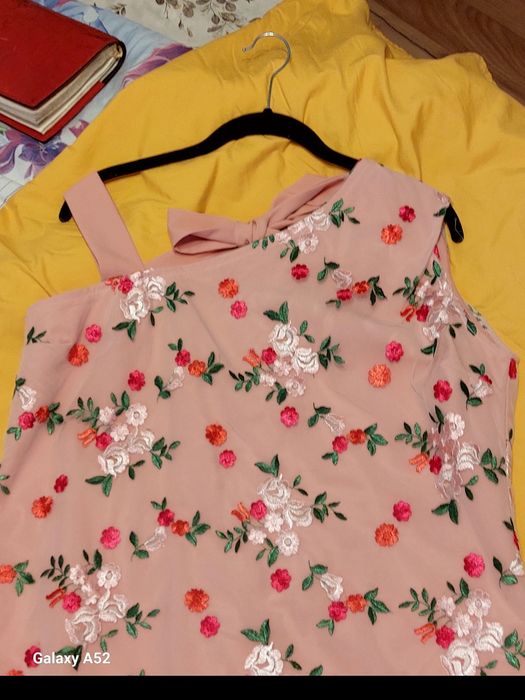 Rochie elegantă din dantelă.