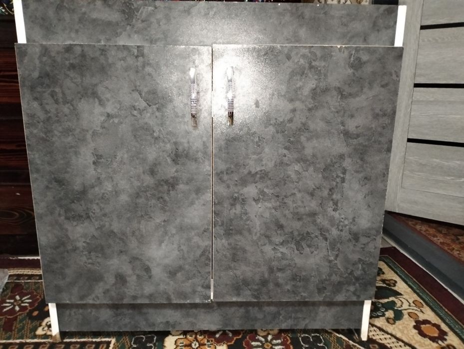 кухиный шкаф сотилади