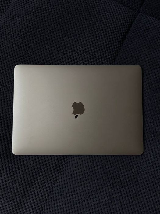 MacBook Air 13 128 ГБ в хорошем состоянии