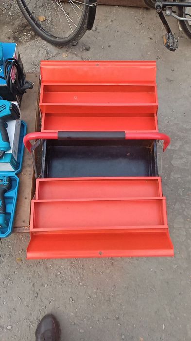 Инструментлар сотилади