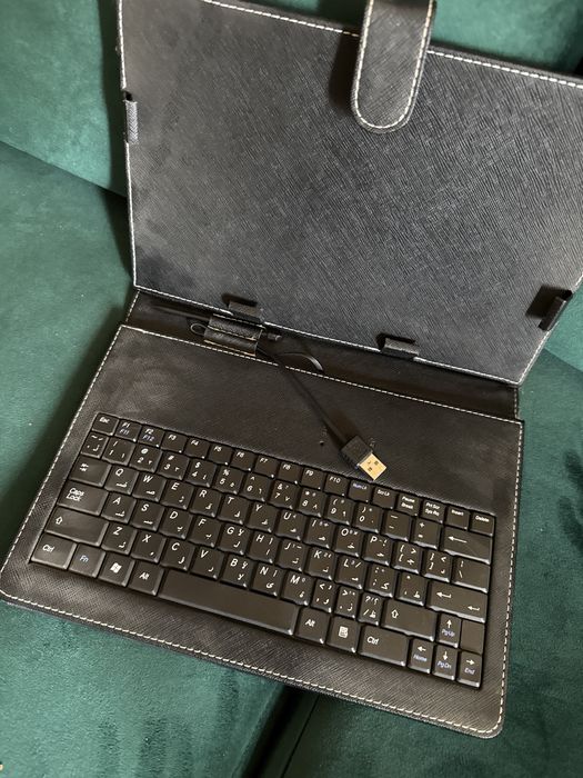 Клавиатура для планшета с чехлом