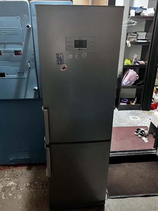Холодильник LG в продаже