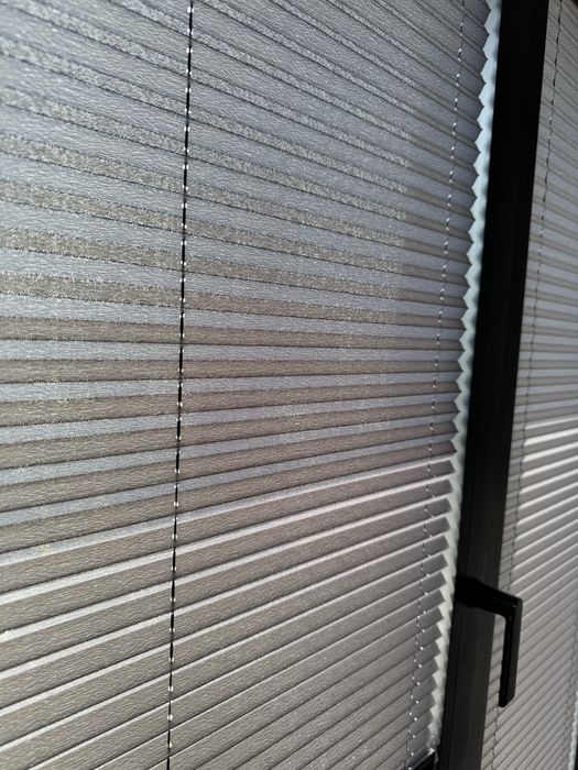 Jaluzele plisate verticale