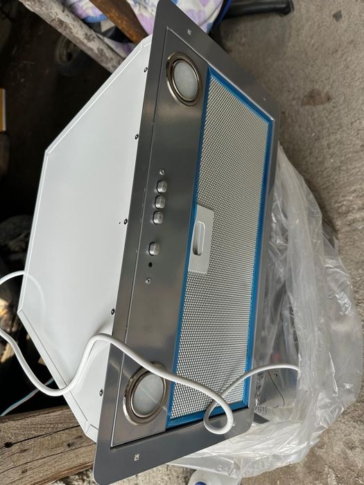 Продам вытяжку в шкаф новую