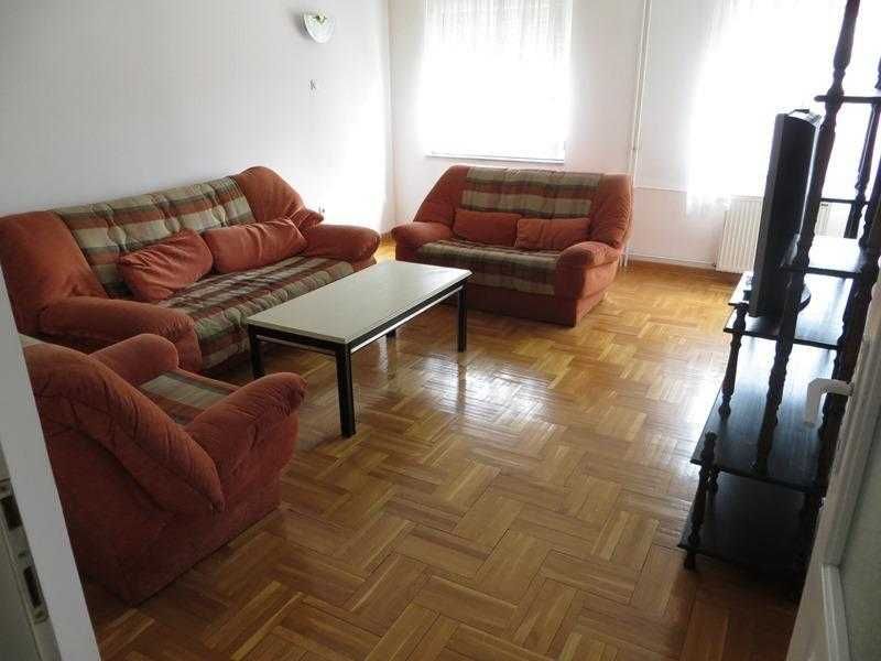 Дава се под наем Двустаен апартамент в Пловдив, Христо Смирненски - 61 кв.м за 224.4 € - Снимка #2