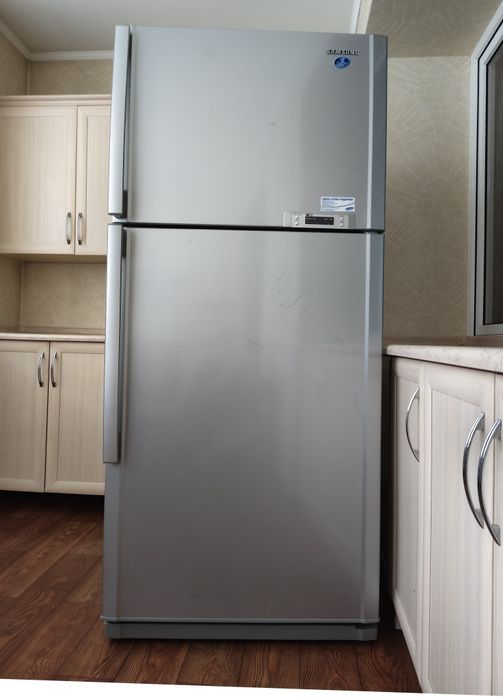 Холодильник Samsung