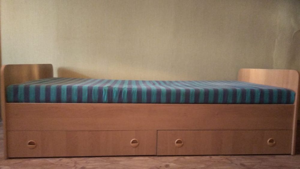 Продам одноместный кровать,