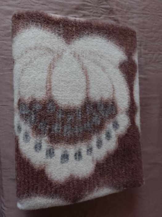 Две вълнени одеала