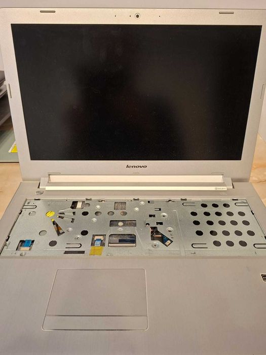 Laptop Lenovo Ideapad 500-15acz Pentru piese lipsa tastatura