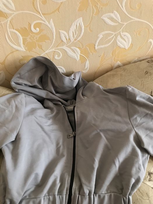 Продам спортивный комбинезон