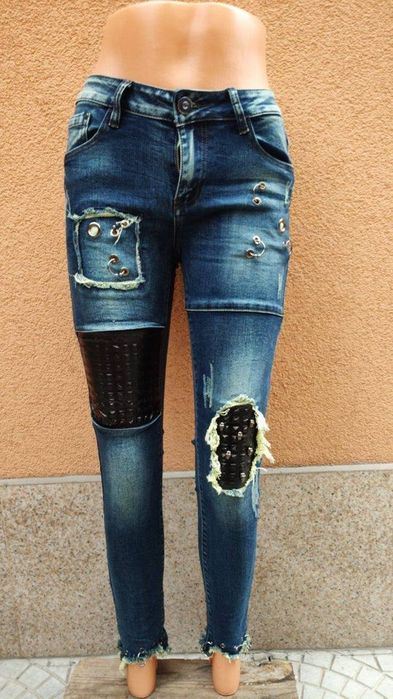 Пънк дънки 
Размер ХС
Цена : 25лв