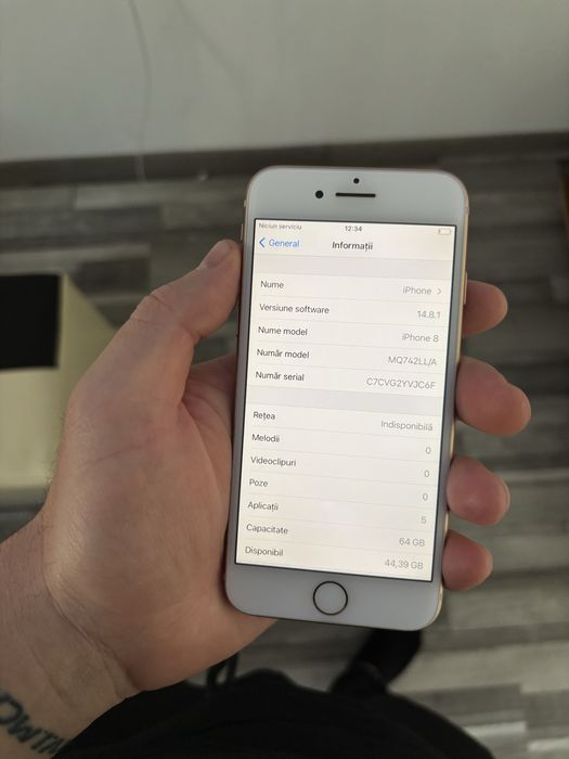 Vand iphone 8 rose impecabil ca nou