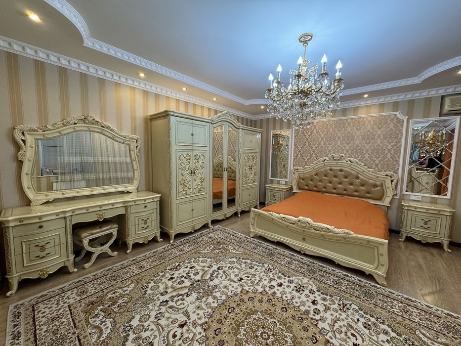 Спальный гарнитур