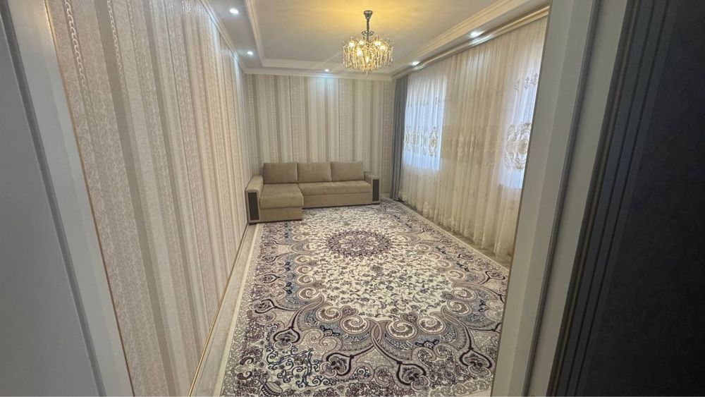 Продается квартира центр Нукус ул, 122 кв.м
