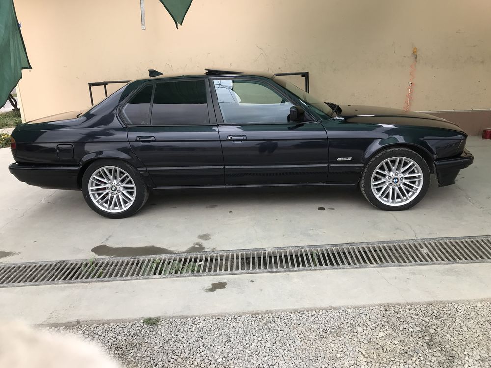 Bmw e32 735i sotiladi!