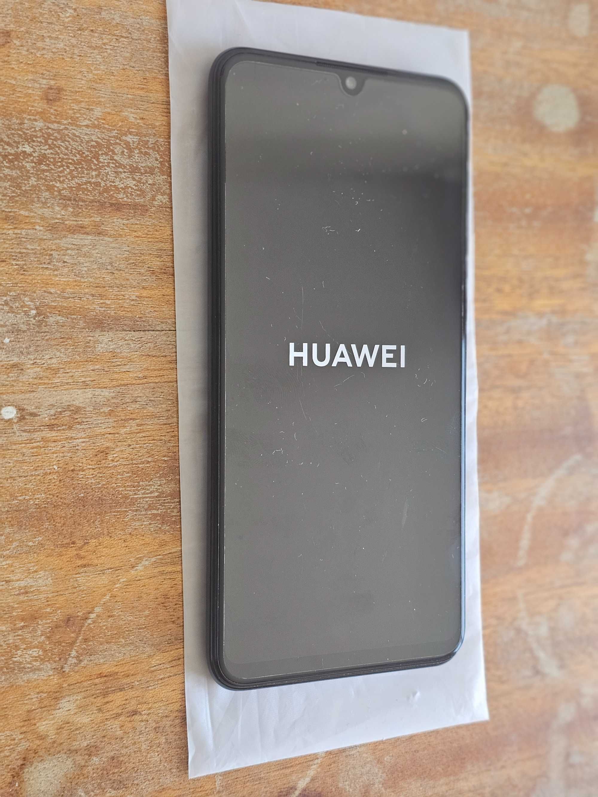 Продавам Huawei P30 Lite