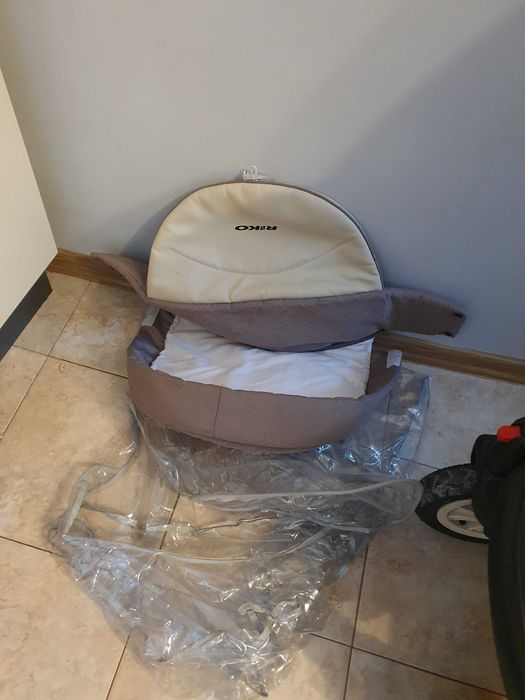 продавам бебешка количка