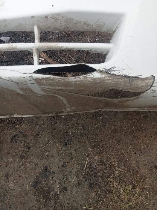 Продам бампер на кобальт