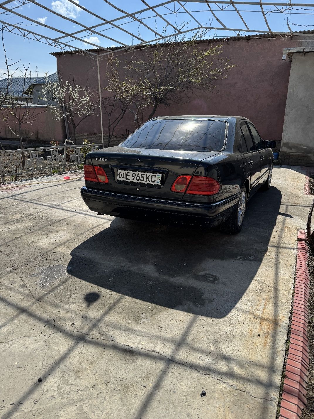 Mersedes bens E210