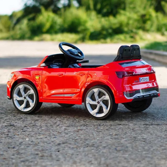 NOU Masinuta electrica pentru copii,Audi SQ8, 70W 12V Livrare Gratuita