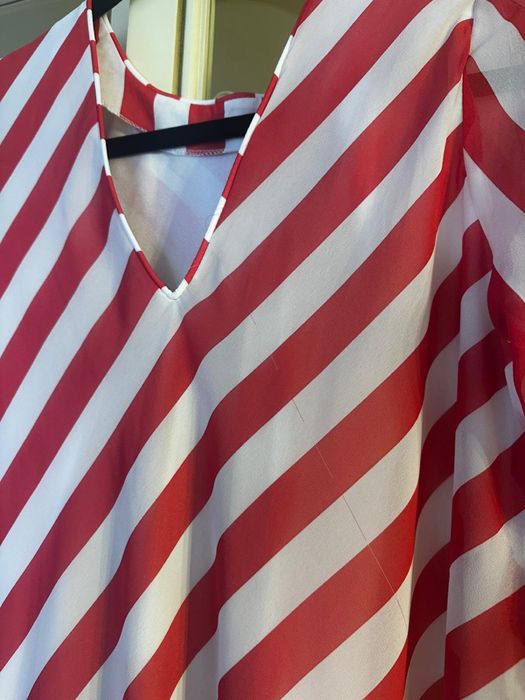 Rochie rosie vaporoasa