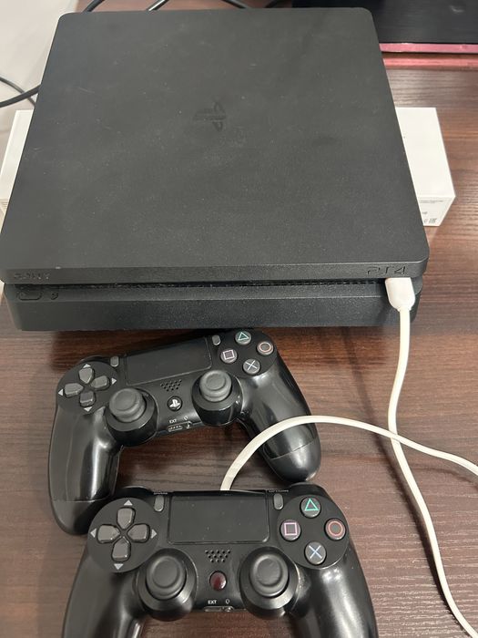 Playstation 4 slim 1TB