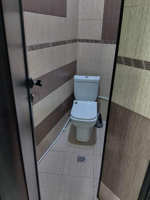 Дава под наем Магазин / офис / или друг род търговска дейност