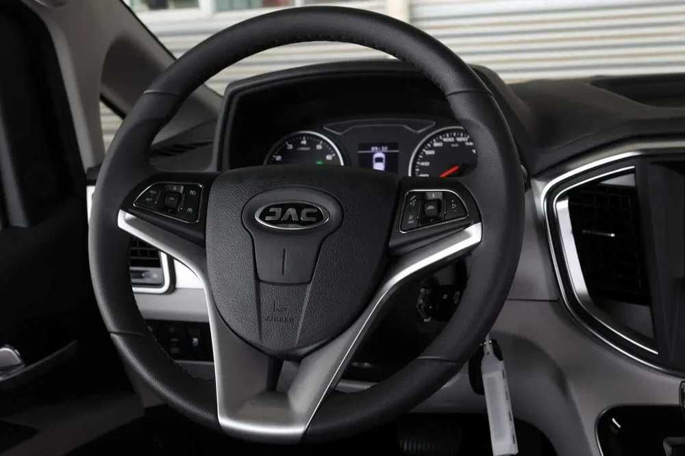 JAC M4   2025 masla