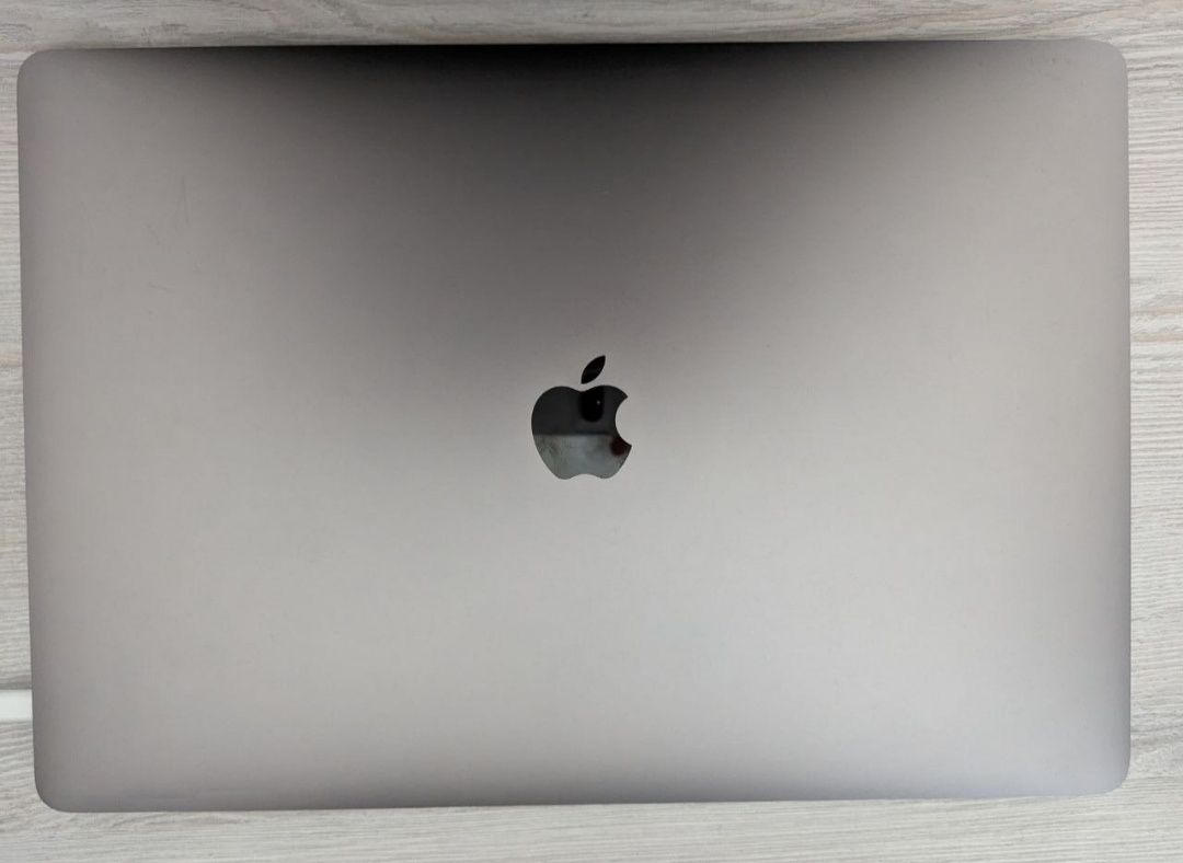 MacBook Pro 15 16/512 i7