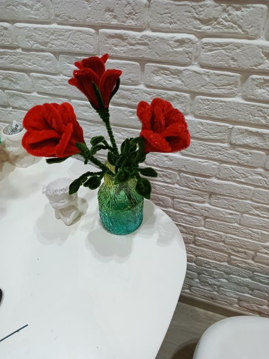 Розы из синельной проволоки с вазой