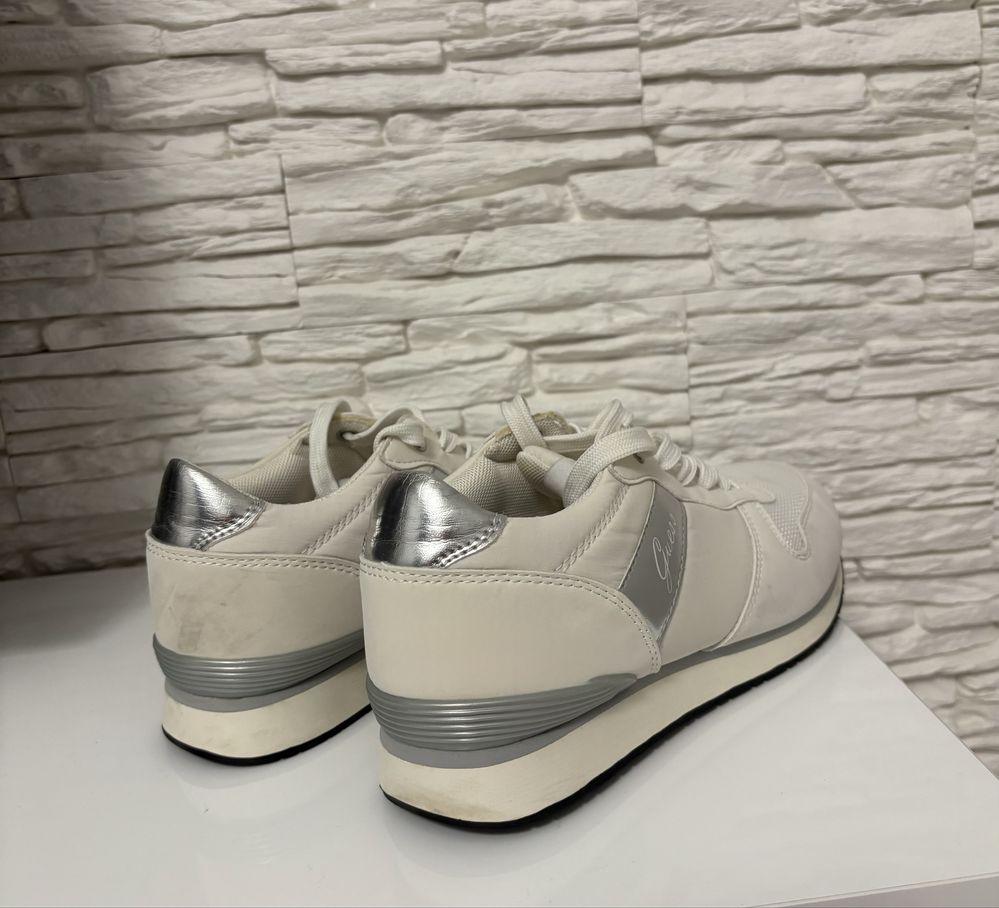 Дамски маратонки Guess 38ном.