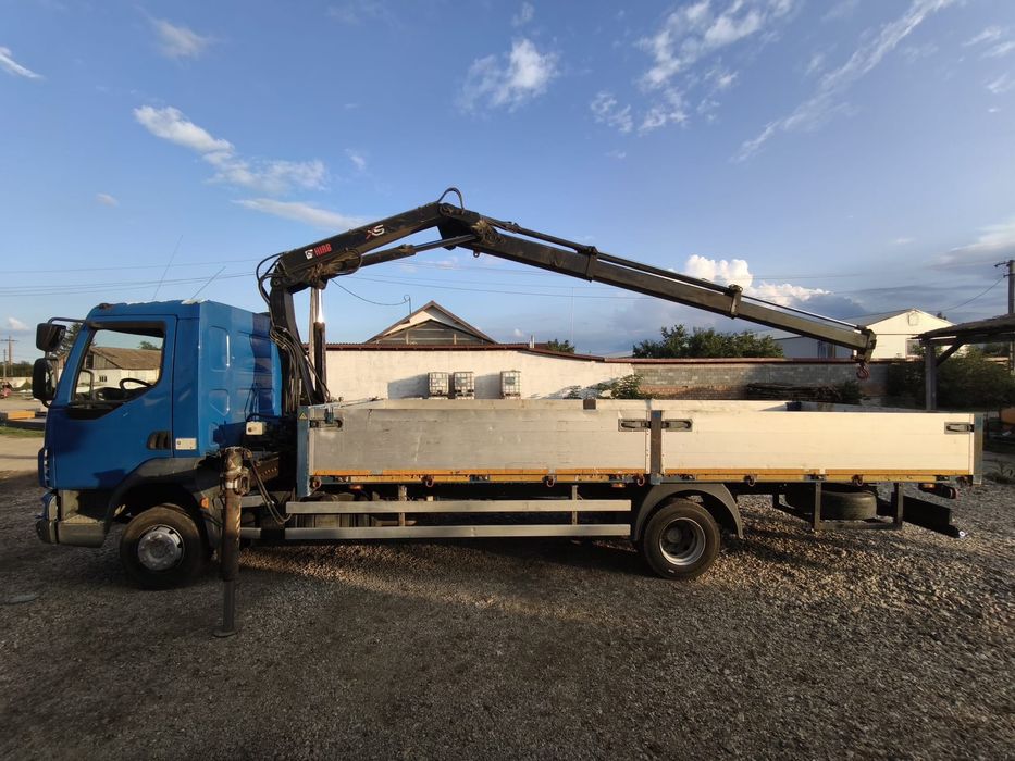 Camion DAF cu macara