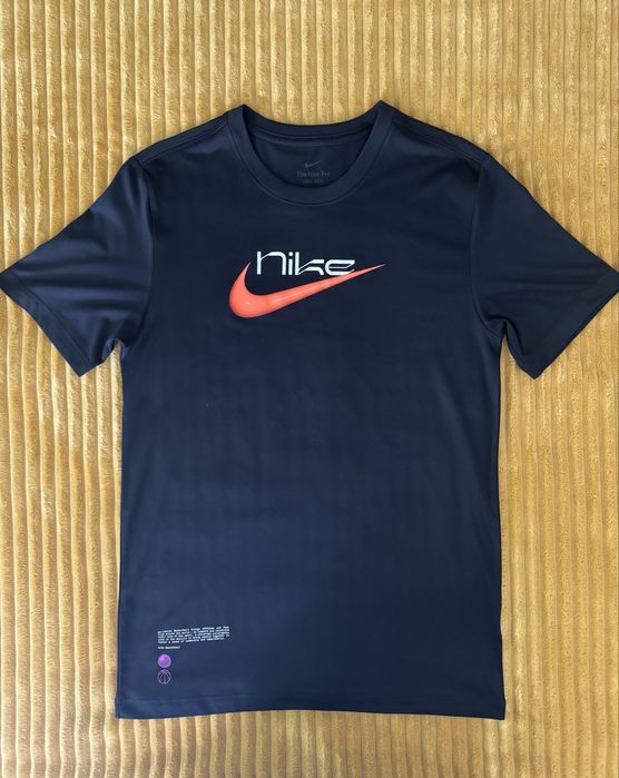 Nike тениска за фитнес и баскетбол