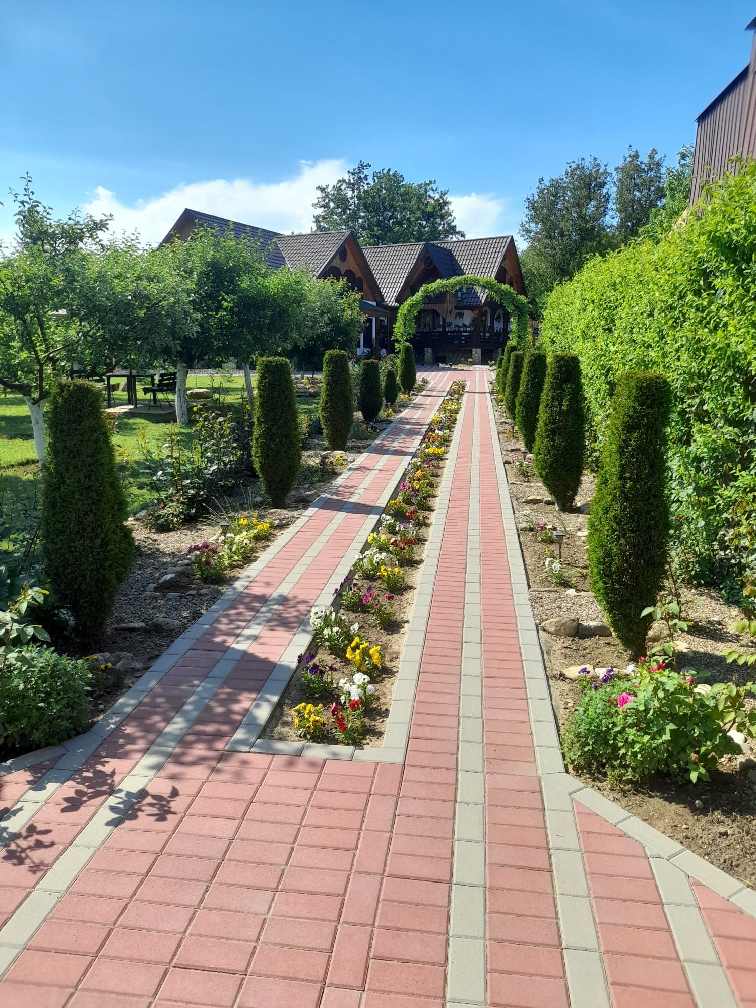 Casa de vânzare Com Tisău jud Buzău în apropierea Mănăstirii Ciolanu