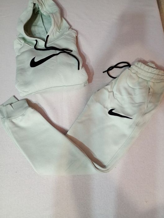 Дамски екипи, триконечна вата, лого бродерия