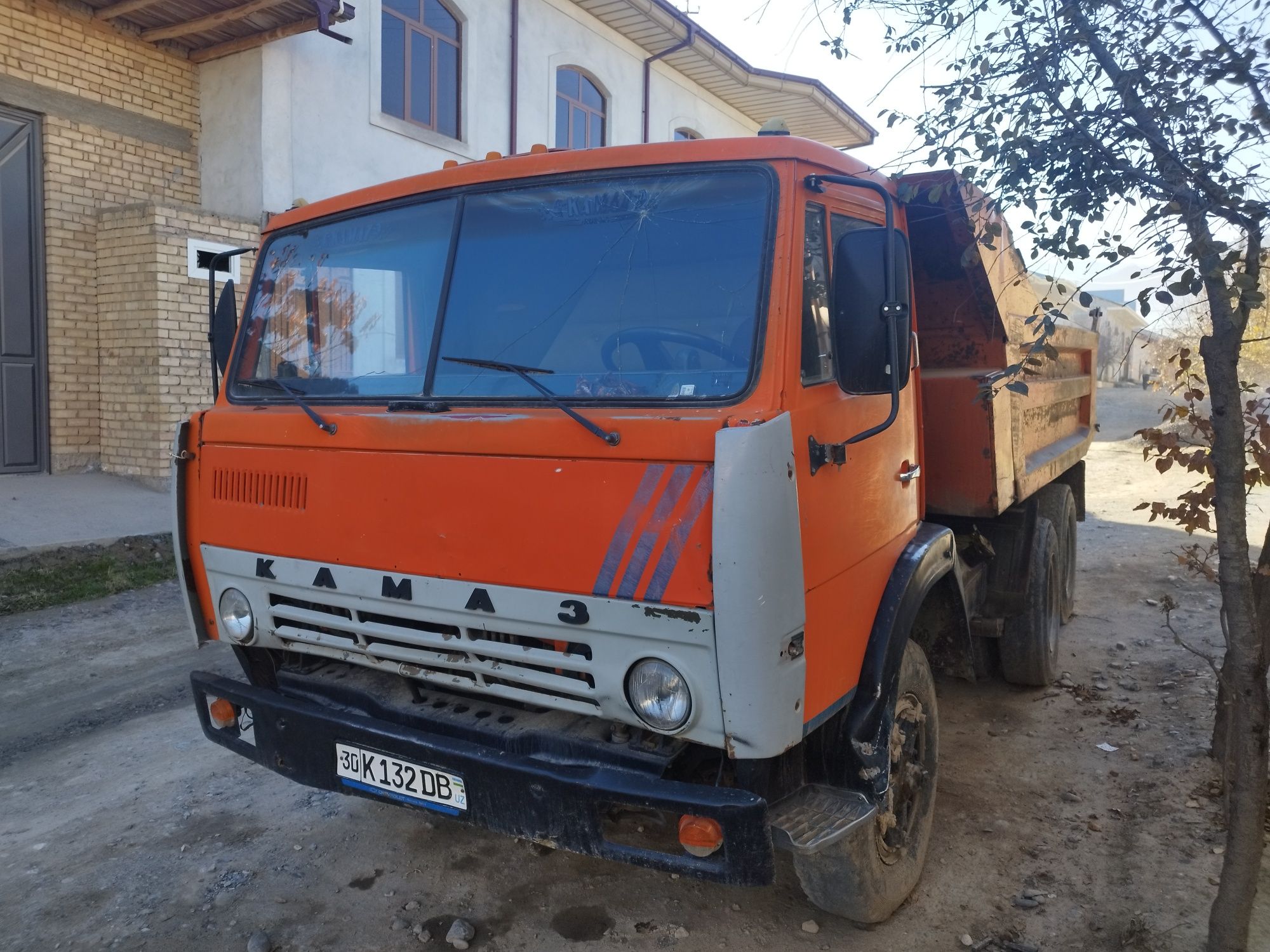 Kamaz samasfal 5511 sirchni sotiladi zarur