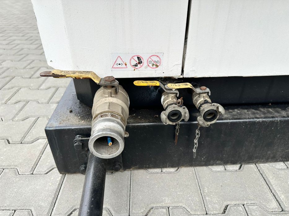 Vand inchiriez motocompresor 25 mc atmos