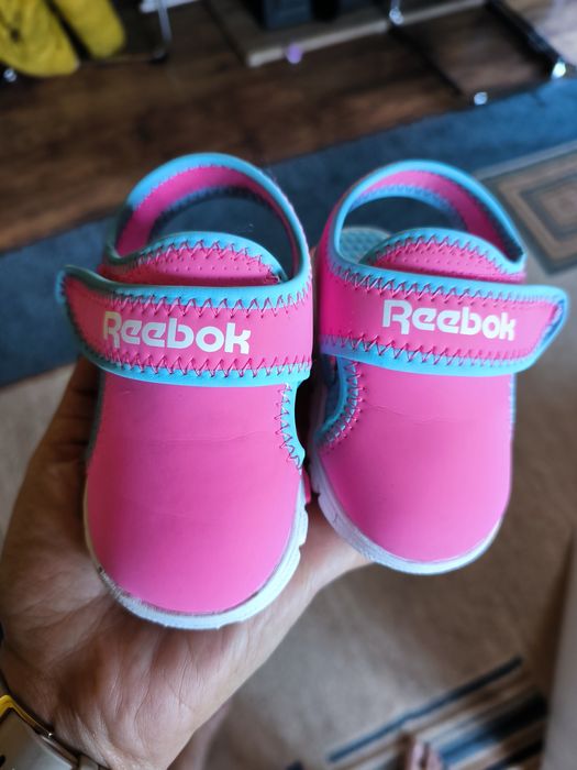 Reebok сандали за бебе