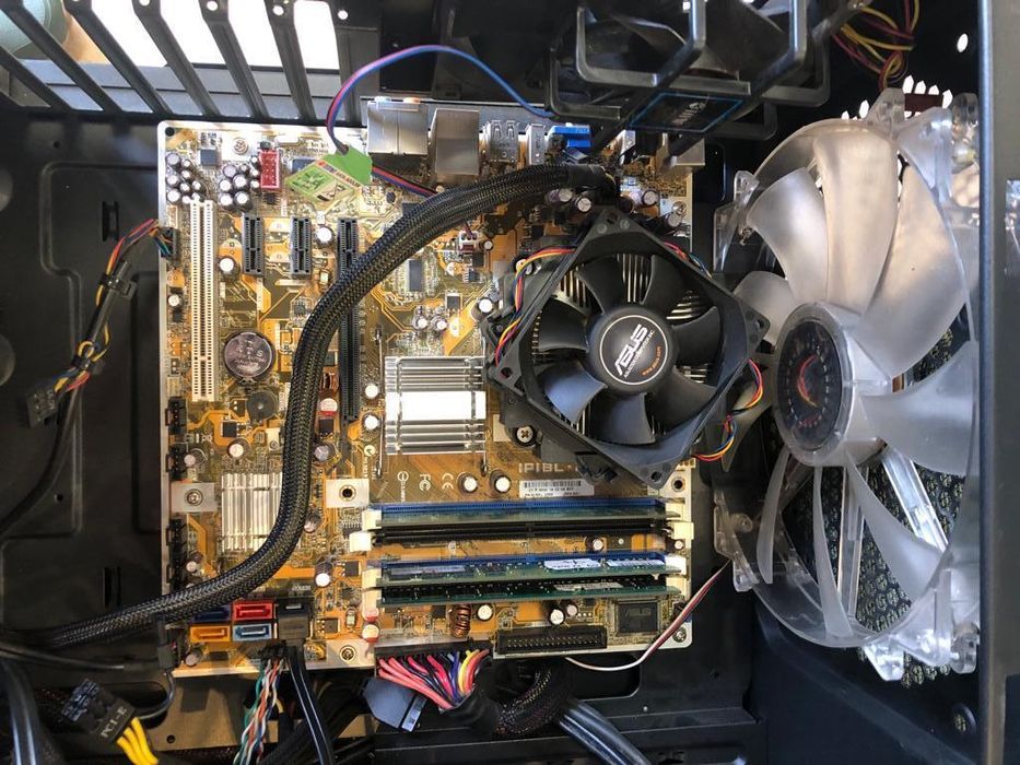 Unitate Pc Medion CmStorm QuadCore QuadCore 2.40 Ghz -A-