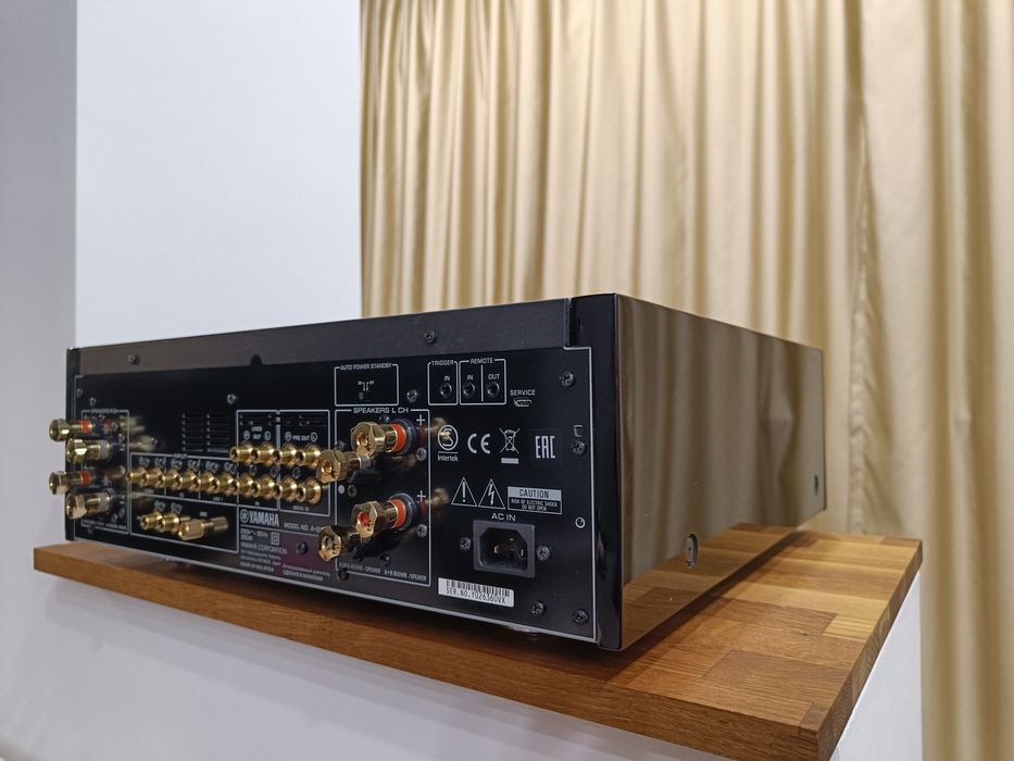Vând Yamaha A-S1200 – Amplificator stereo high-end cu garanție activă